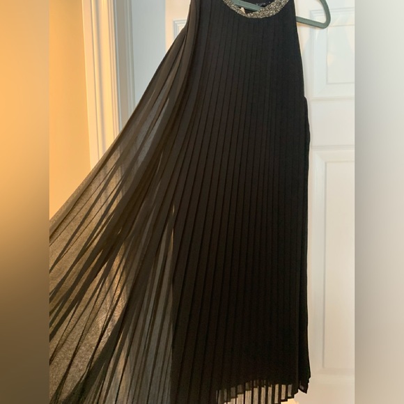 RW&Co pleated halter dress excellent condition - Picture 2 of 6